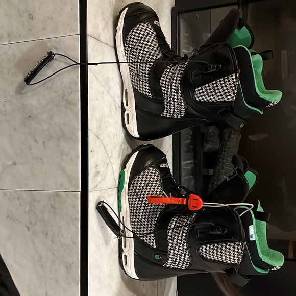 Burton emerald women’s snowboard boots 2011 - Picture 3 of 6